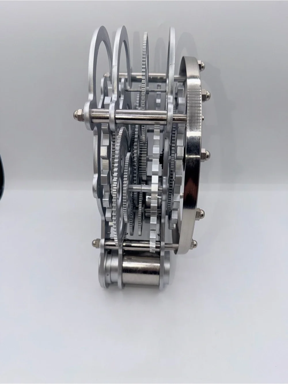 Kikkerland Moving Gear Clock